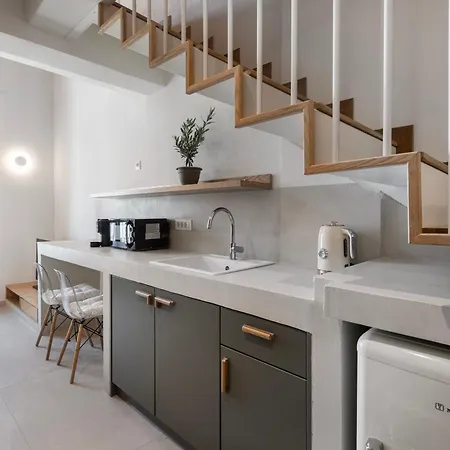 Olive Dryopis Apartment *